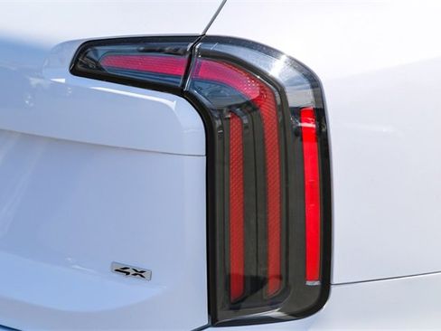 Used 2024 Kia Telluride SX Prestige w/ Towing Package image 10