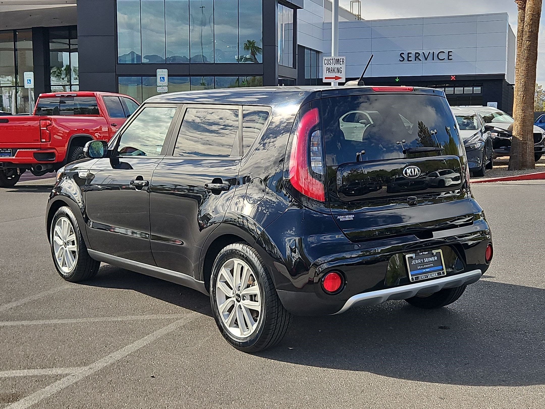 Used 2018 Kia Soul + w/ + Primo LIT Package FWD image 3