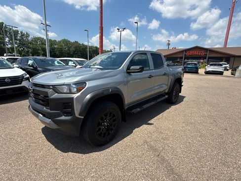 Used 2023 Chevrolet Colorado Trail Boss AWD/4WD image 4