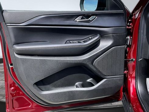 New 2026 Jeep Grand Cherokee L Laredo image 13