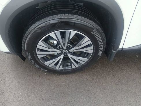 Used 2023 Nissan Rogue SV w/ SV Premium B Package AWD/4WD image 12