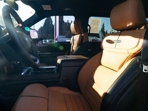 Used 2024 Ford F350 Platinum image 19