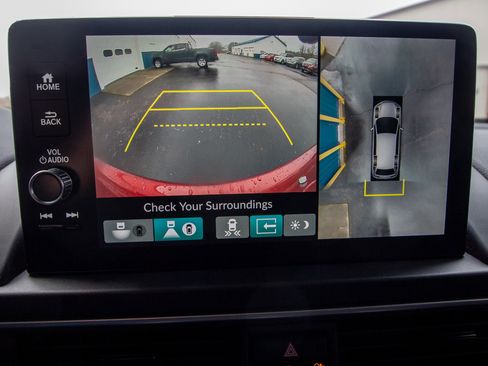 Used 2025 Honda Pilot Elite image 17