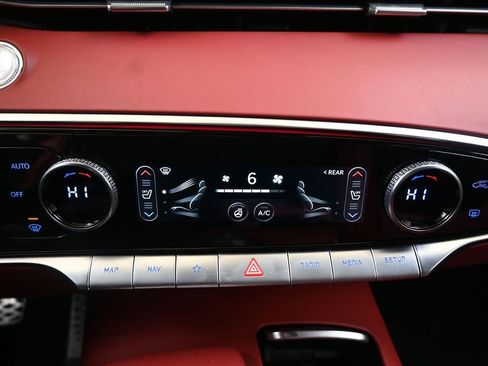 Used 2025 Genesis GV70 2.5T w/ Sport Prestige Package image 32