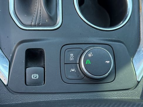 Used 2021 Chevrolet Traverse Premier w/ Redline Edition FWD image 28
