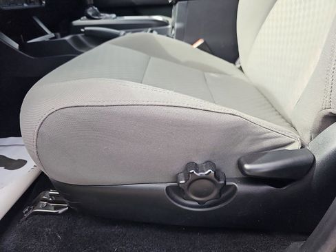 Used 2022 Toyota Tacoma SR image 28