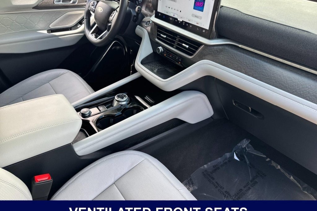 Used 2025 Ford Explorer Platinum w/ Ultimate Package RWD image 22