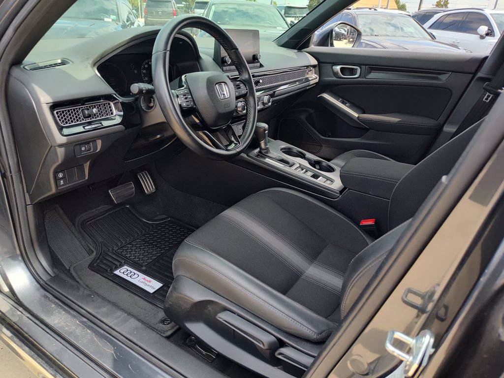 Used 2024 Honda Civic Sport image 2
