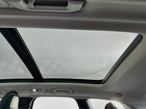 Used 2018 Volvo XC60 T5 Momentum w/ Convenience Package AWD/4WD image 42