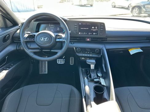 New 2025 Hyundai Elantra Sport image 22