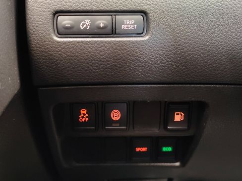 Used 2019 Nissan Rogue S FWD image 24