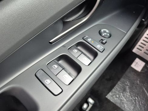 New 2026 Hyundai Elantra SEL Sport FWD image 32