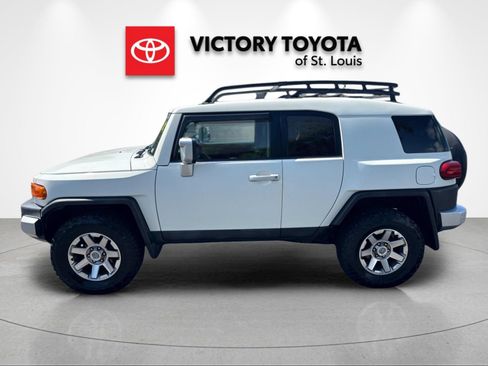 Used 2014 Toyota FJ Cruiser 4WD w/ Convenience Package image 6