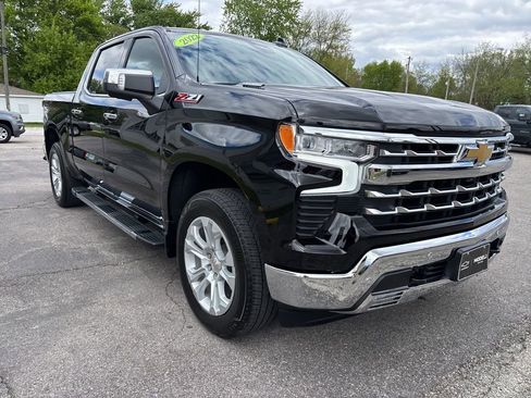 Used 2022 Chevrolet Silverado 1500 LTZ w/ Z71 Off-Road Package AWD/4WD image 3