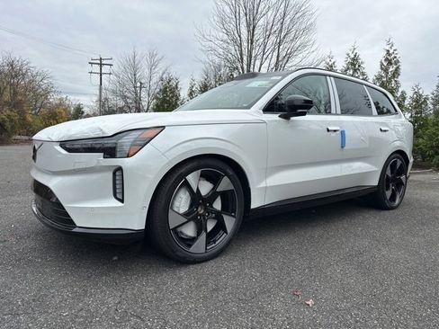 New 2025 Volvo EX90 Ultra image 3