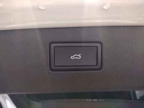 New 2025 Volkswagen Tiguan SE image 15