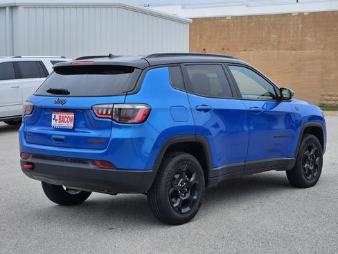 Used 2024 Jeep Compass Trailhawk AWD/4WD image 4