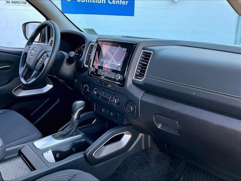 Used 2024 Nissan Frontier SV w/ Technology Package image 21