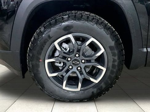New 2026 Chevrolet Equinox ACTIV w/ Convenience Package III AWD/4WD image 7