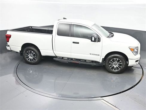 Used 2024 Nissan Titan SV w/ SV Utility Package image 31