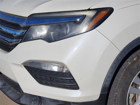 Used 2017 Honda Pilot LX image 12