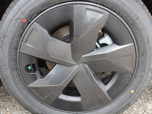 Used 2026 Toyota Prius LE image 8