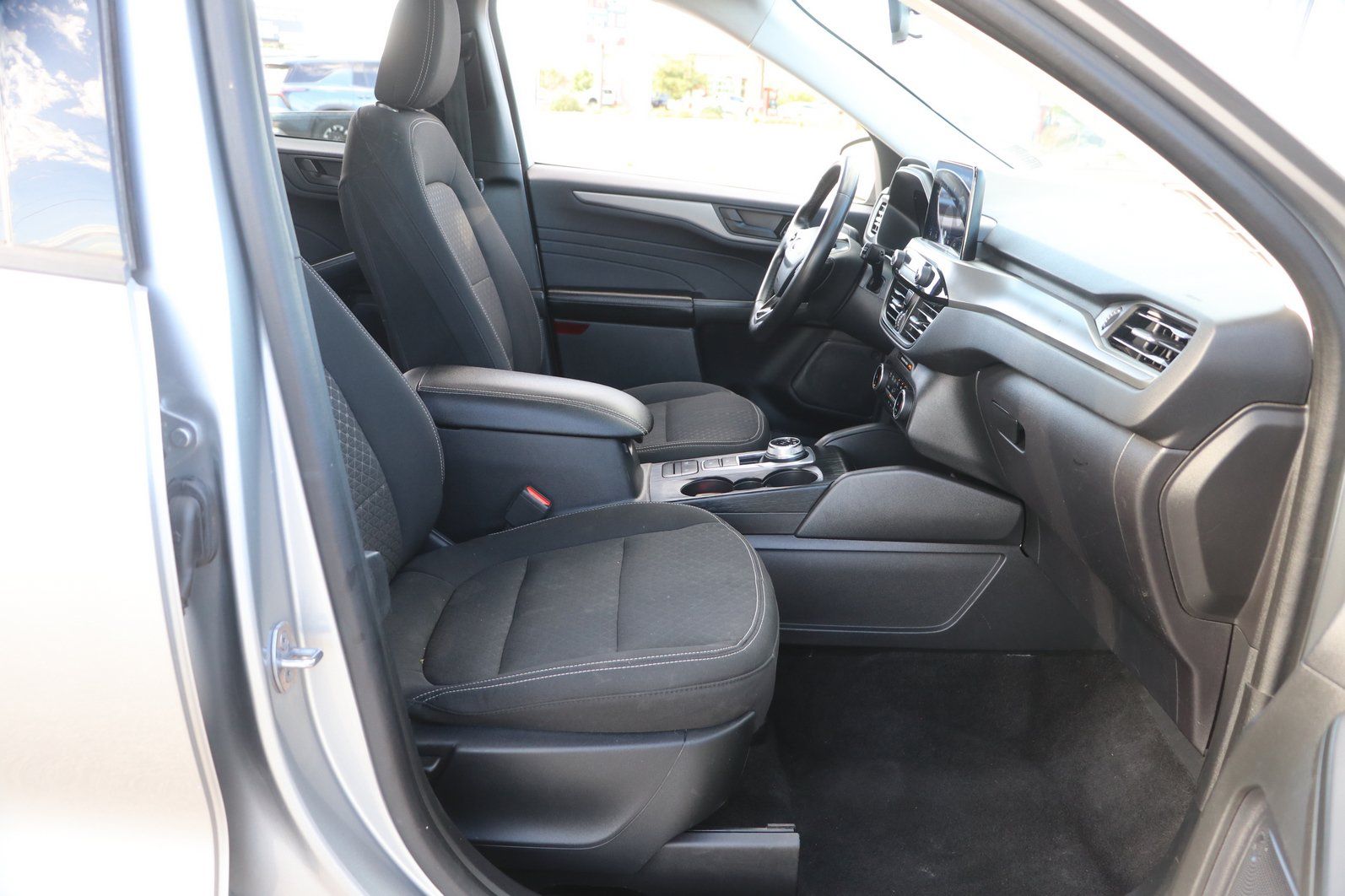 Used 2024 Ford Escape Active w/ Cold Weather Package FWD image 33