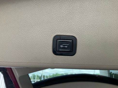 Used 2014 Cadillac SRX Luxury FWD image 18