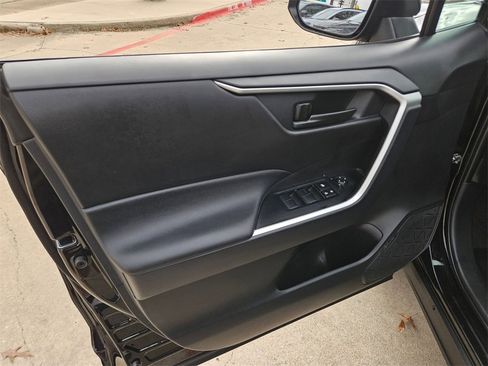 Used 2025 Toyota RAV4 LE image 13