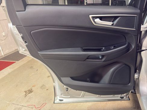 Used 2017 Ford Edge SEL w/ Equipment Group 201A image 29