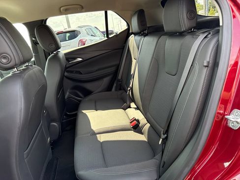Certified 2024 Buick Encore GX Preferred FWD image 8