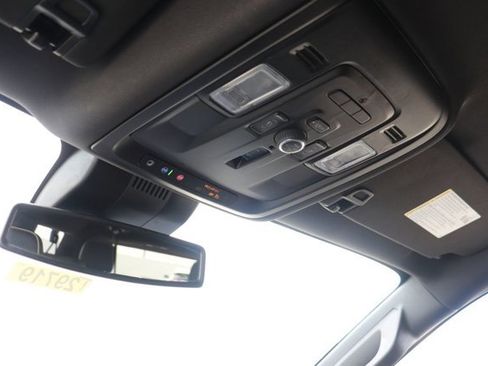 Used 2023 Chevrolet Suburban Premier image 27