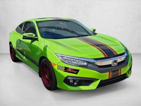 Used 2017 Honda Civic Touring image 3