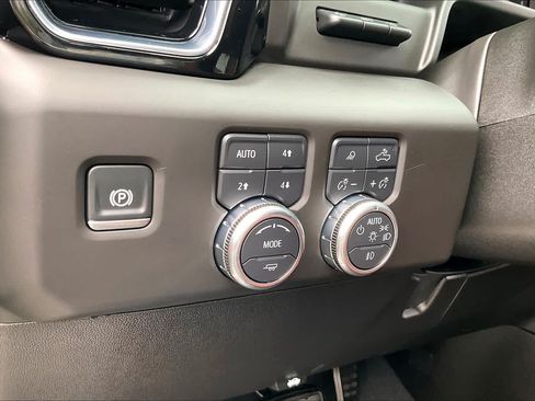 Used 2025 GMC Sierra 3500 Denali Ultimate AWD/4WD image 15