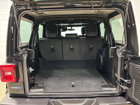 Used 2021 Jeep Wrangler Unlimited Sahara w/ Cold Weather Group image 41