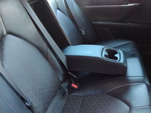 Used 2019 Toyota Camry XSE FWD image 10