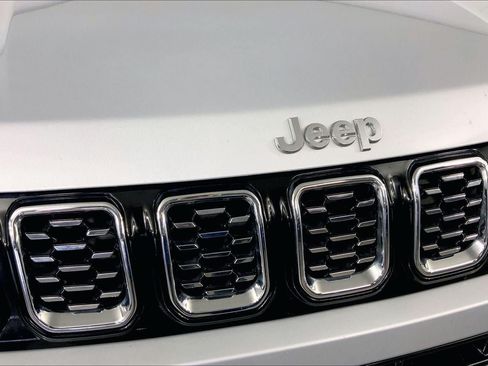 Used 2025 Jeep Compass Limited AWD/4WD image 28
