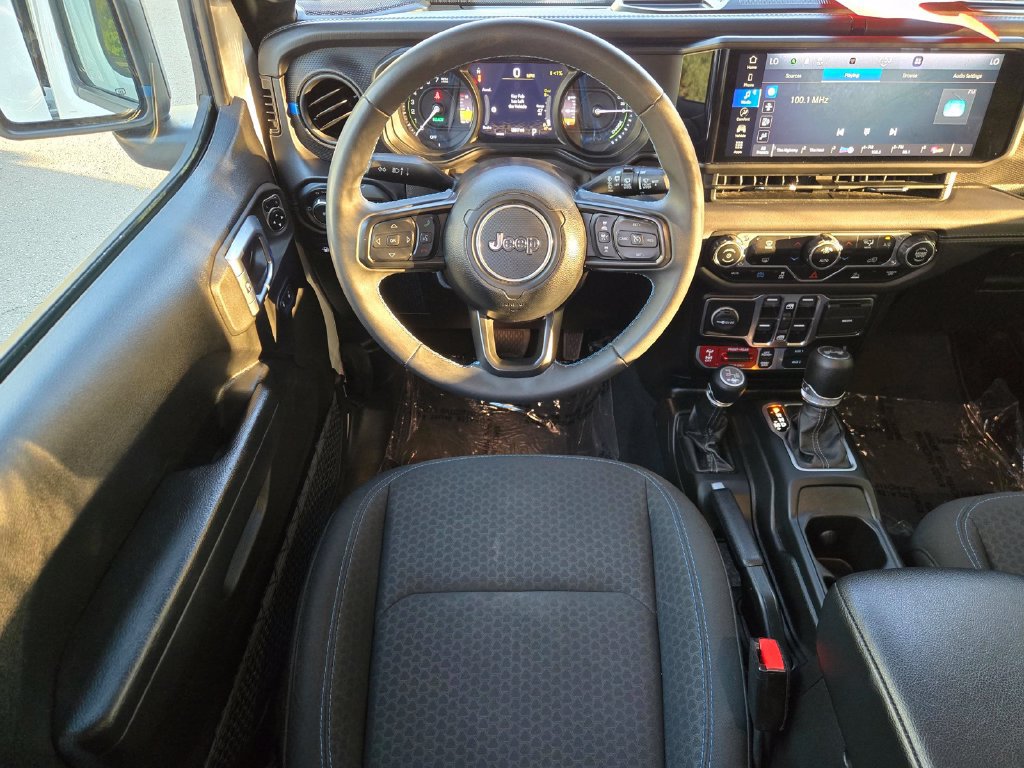 Used 2024 Jeep Wrangler Unlimited Rubicon 4xe AWD/4WD image 13