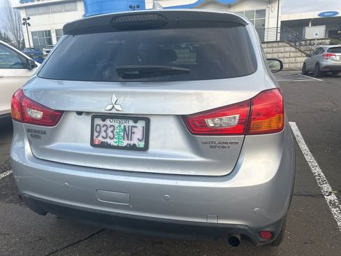 Used 2017 Mitsubishi Outlander Sport LE image 5