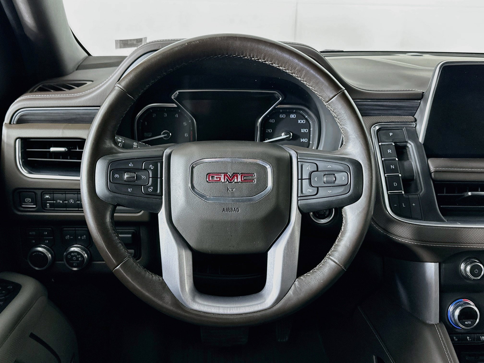 Used 2021 GMC Yukon SLT w/ SLT Luxury Plus Package AWD/4WD image 18