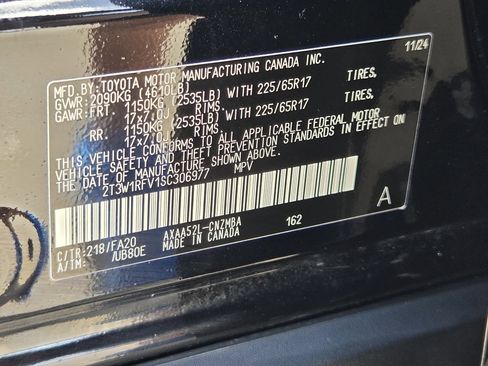 Used 2025 Toyota RAV4 XLE FWD image 32