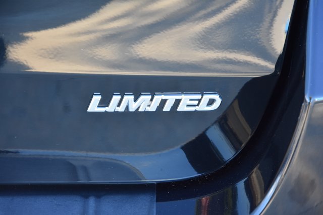 Used 2019 Toyota Sienna Limited Premium FWD image 7
