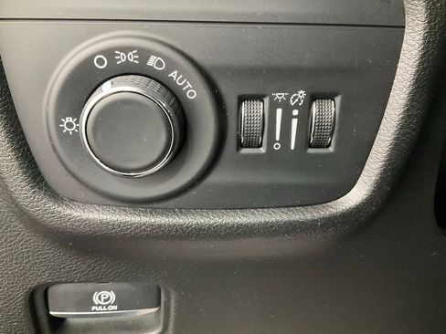 Certified 2023 Jeep Grand Cherokee L Laredo image 25