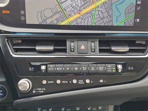 Used 2022 Lexus ES 300h w/ Accessory Package image 16