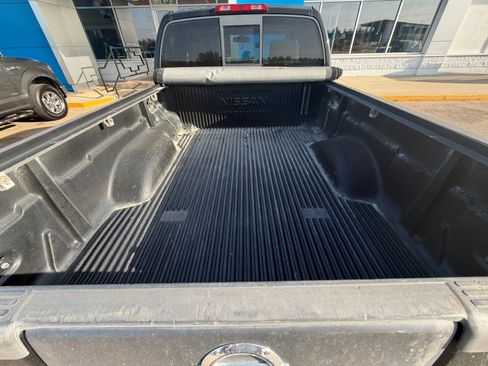 Used 2008 Nissan Frontier SE w/ SE Value Truck Pkg AWD/4WD image 10