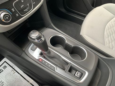 Used 2019 Chevrolet Equinox LS w/ LS Convenience Package AWD/4WD image 17