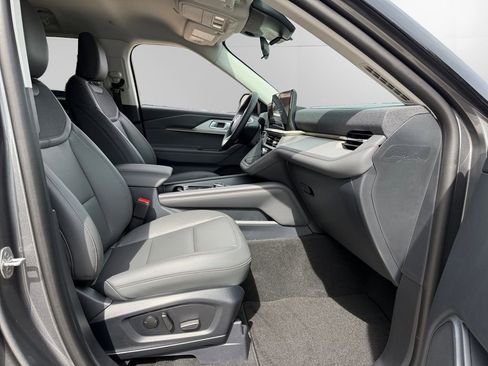 New 2026 Ford Explorer Active RWD image 15