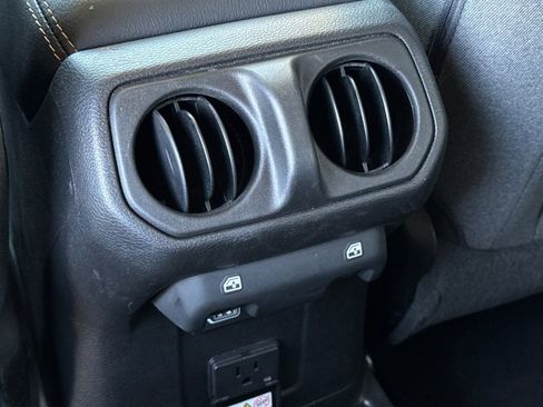 Used 2025 Jeep Wrangler Unlimited Sahara AWD/4WD image 15