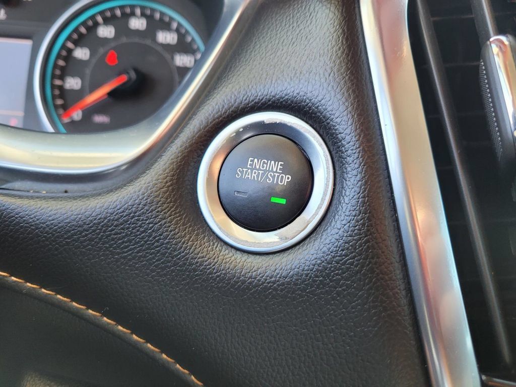 Used 2021 Chevrolet Traverse LT FWD image 28