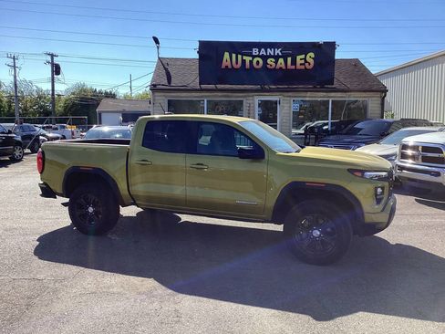 Used 2023 GMC Canyon Elevation w/ Convenience Package image 1